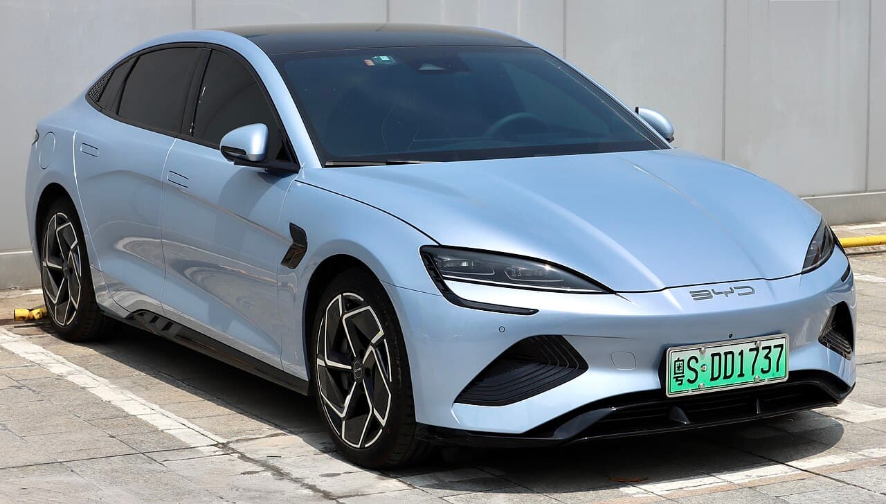 Global EV Tariffs & The 2026 Shift: How European and US Automakers Are Retooling